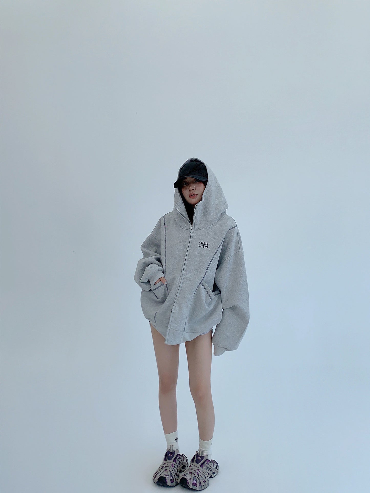 刺繍ロゴ入り オーバーサイズ ジップアップフーディ（AVN069）