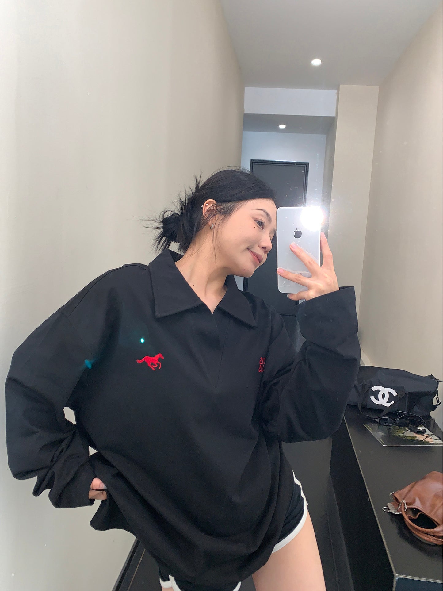 美式Vネック 刺繍入り コットン長袖Tシャツ（オーバーサイズ）（AVN072）