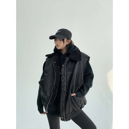 刺繍入り 双面着用 ボア中綿ベスト（ブラック）（AVN067）