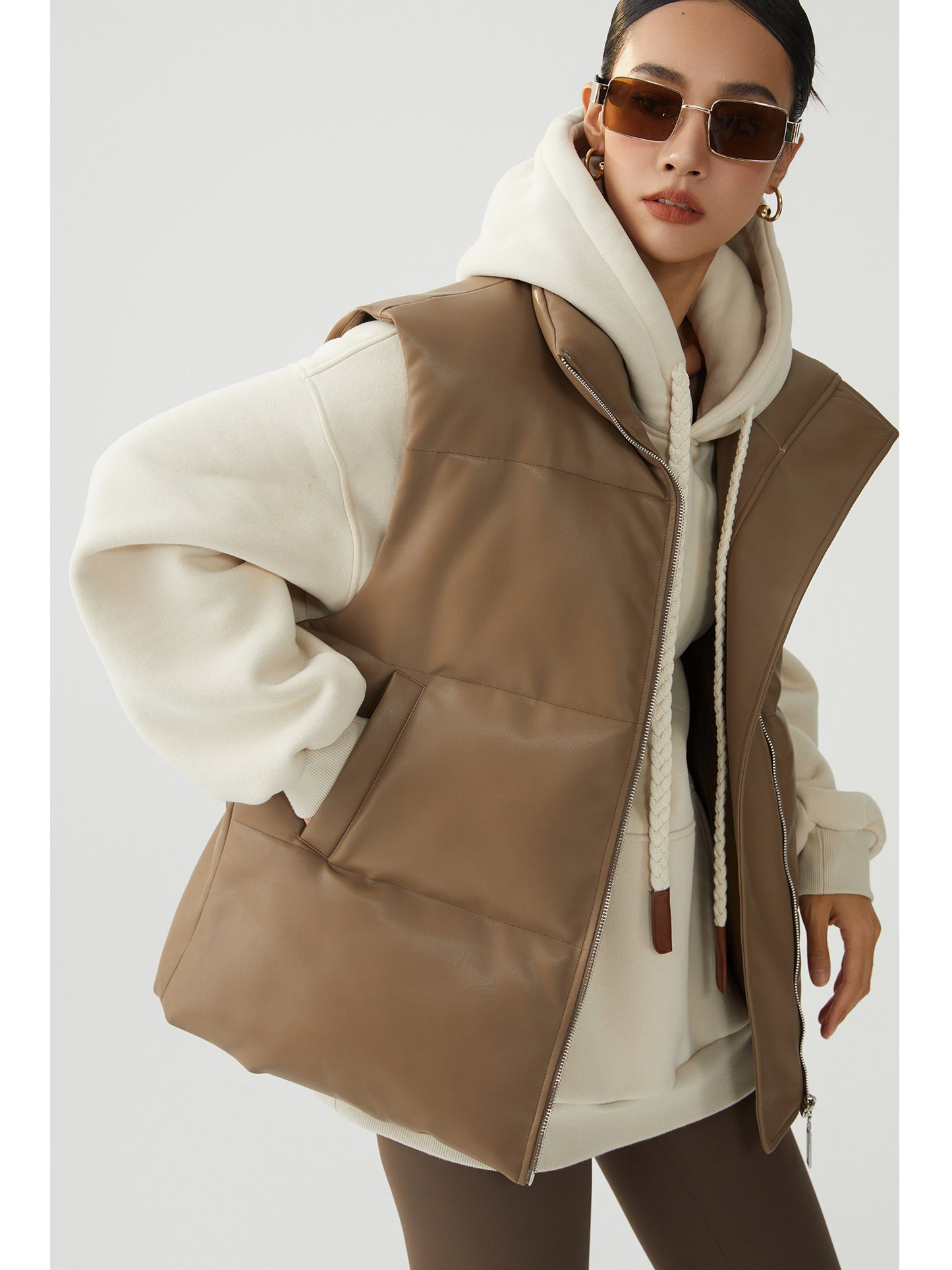 ショート丈 中綿ベスト（AVN032）