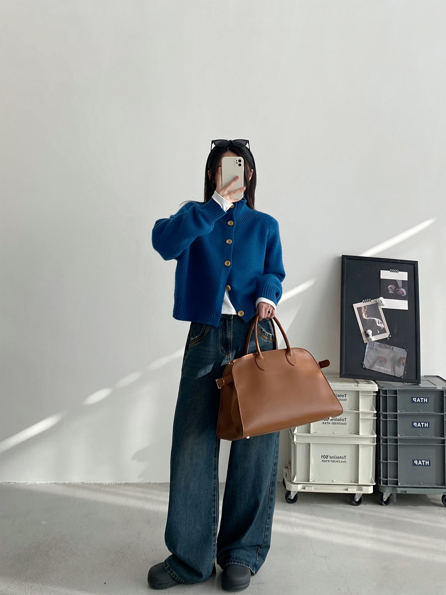 ソフトニット ニットカーディガン（AVN042）