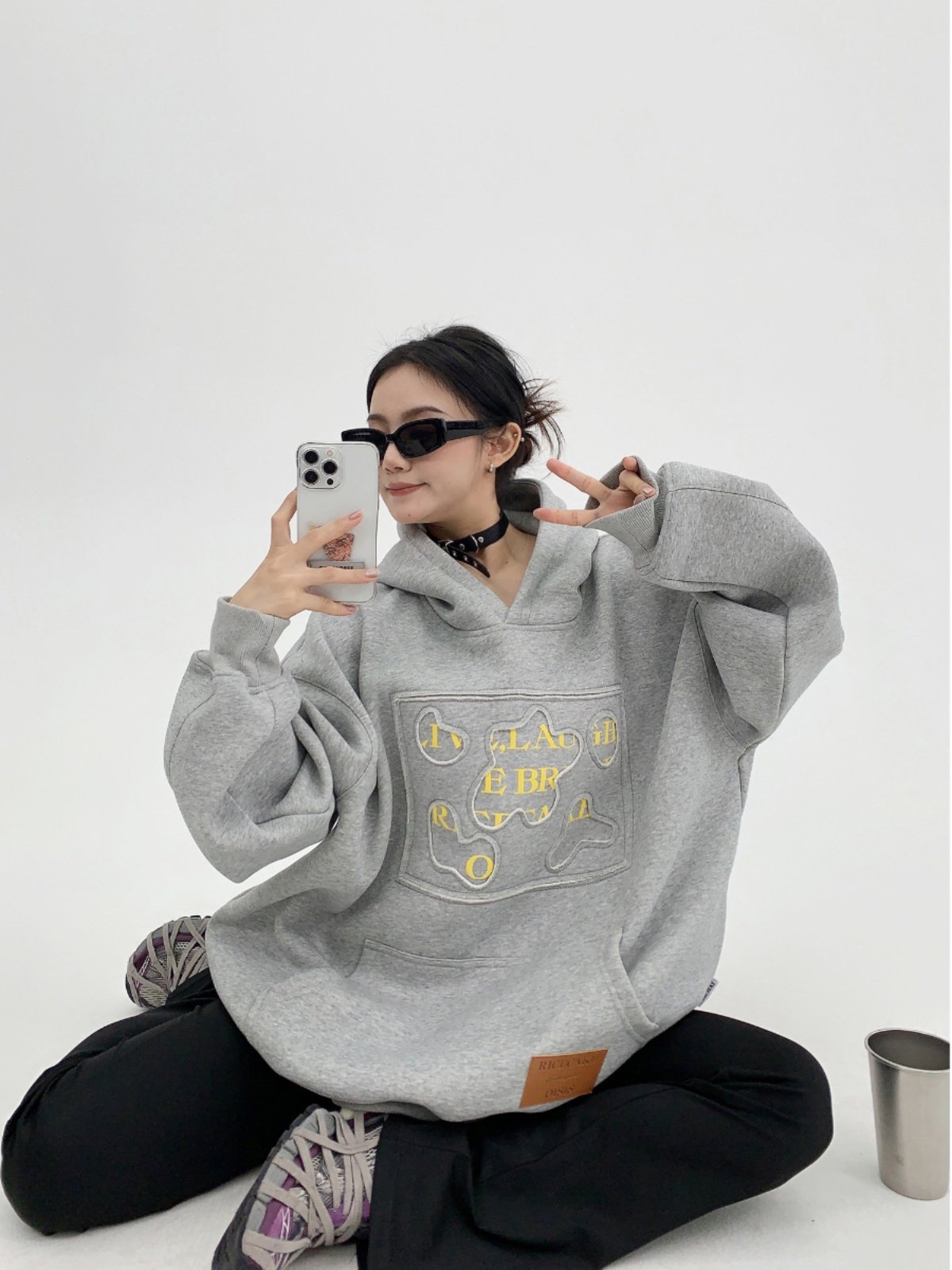 貼布・ダメージ刺繍 裏起毛 オーバーサイズ フーディ（AVN063）