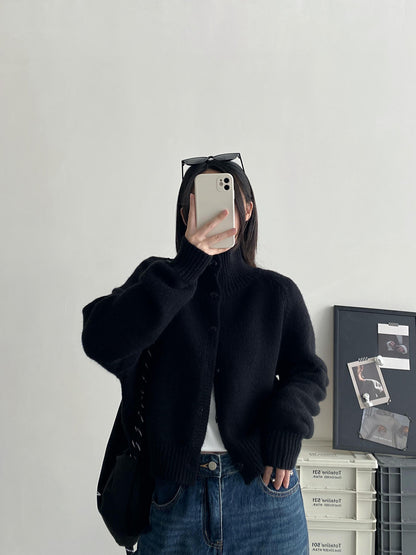 ソフトニット ニットカーディガン（AVN042）