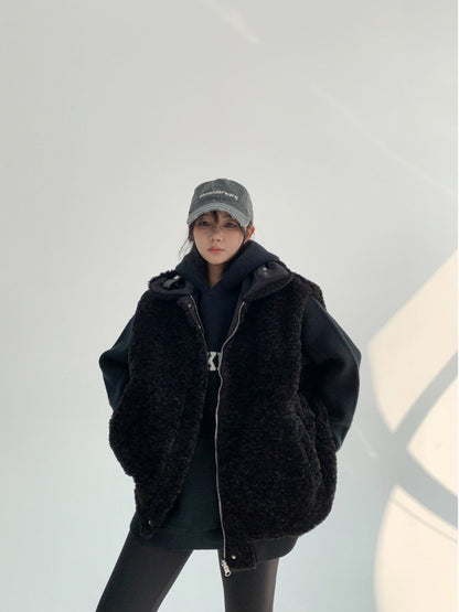 刺繍入り 双面着用 ボア中綿ベスト（ブラック）（AVN067）