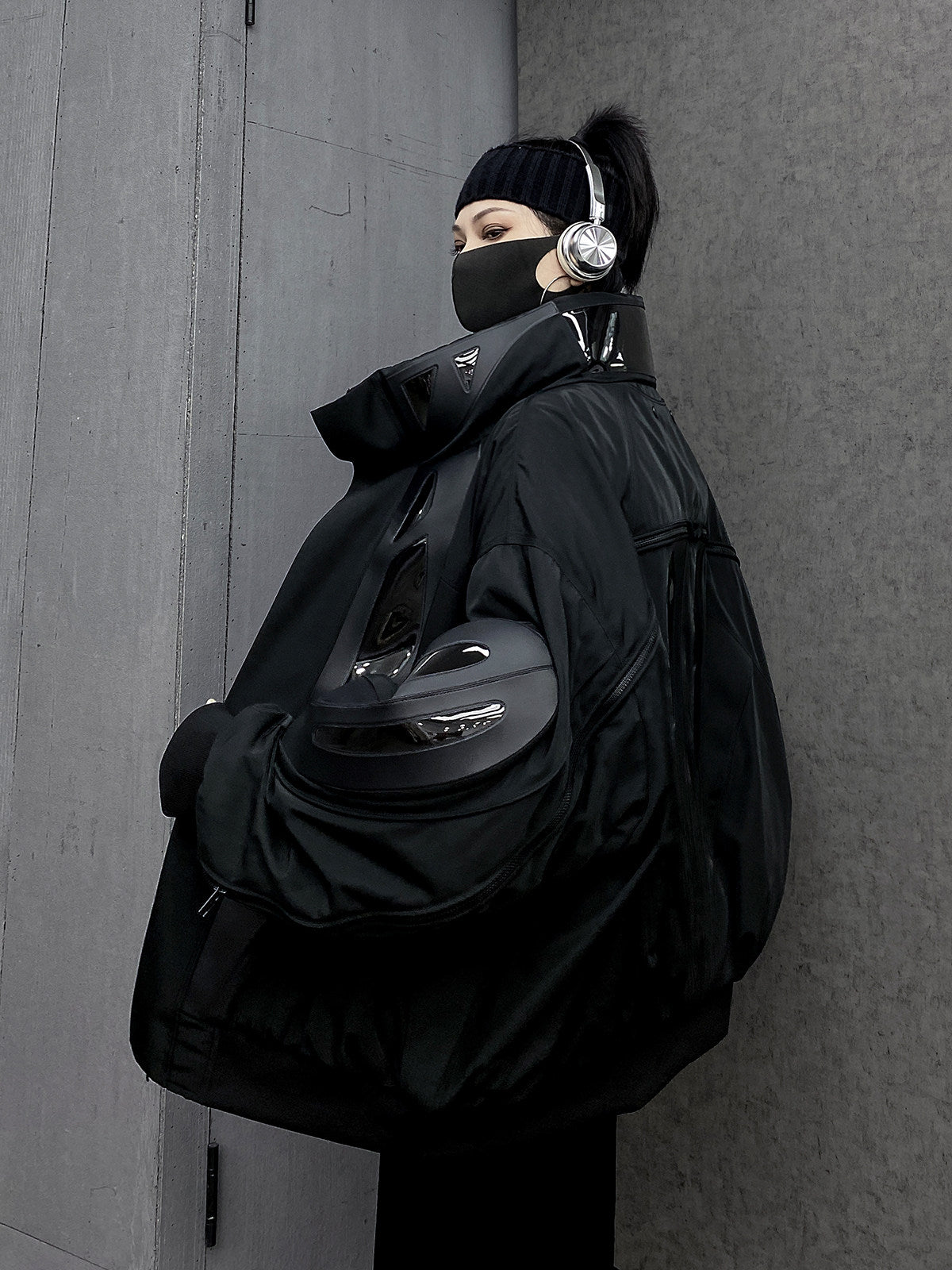 黒色ダウンジャケット（HU098）