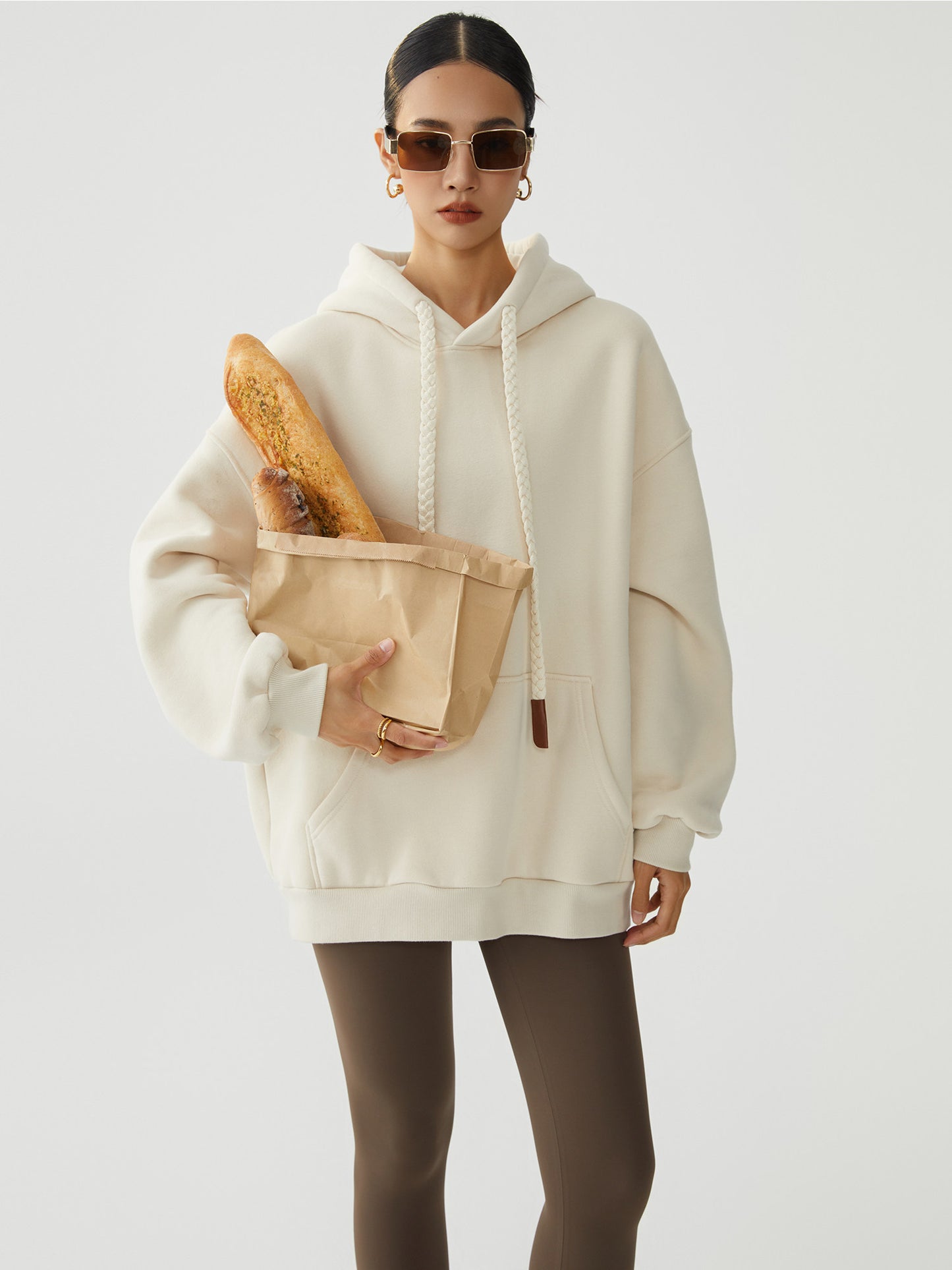 美ストリート オーバーサイズ フーディ（AVN033）