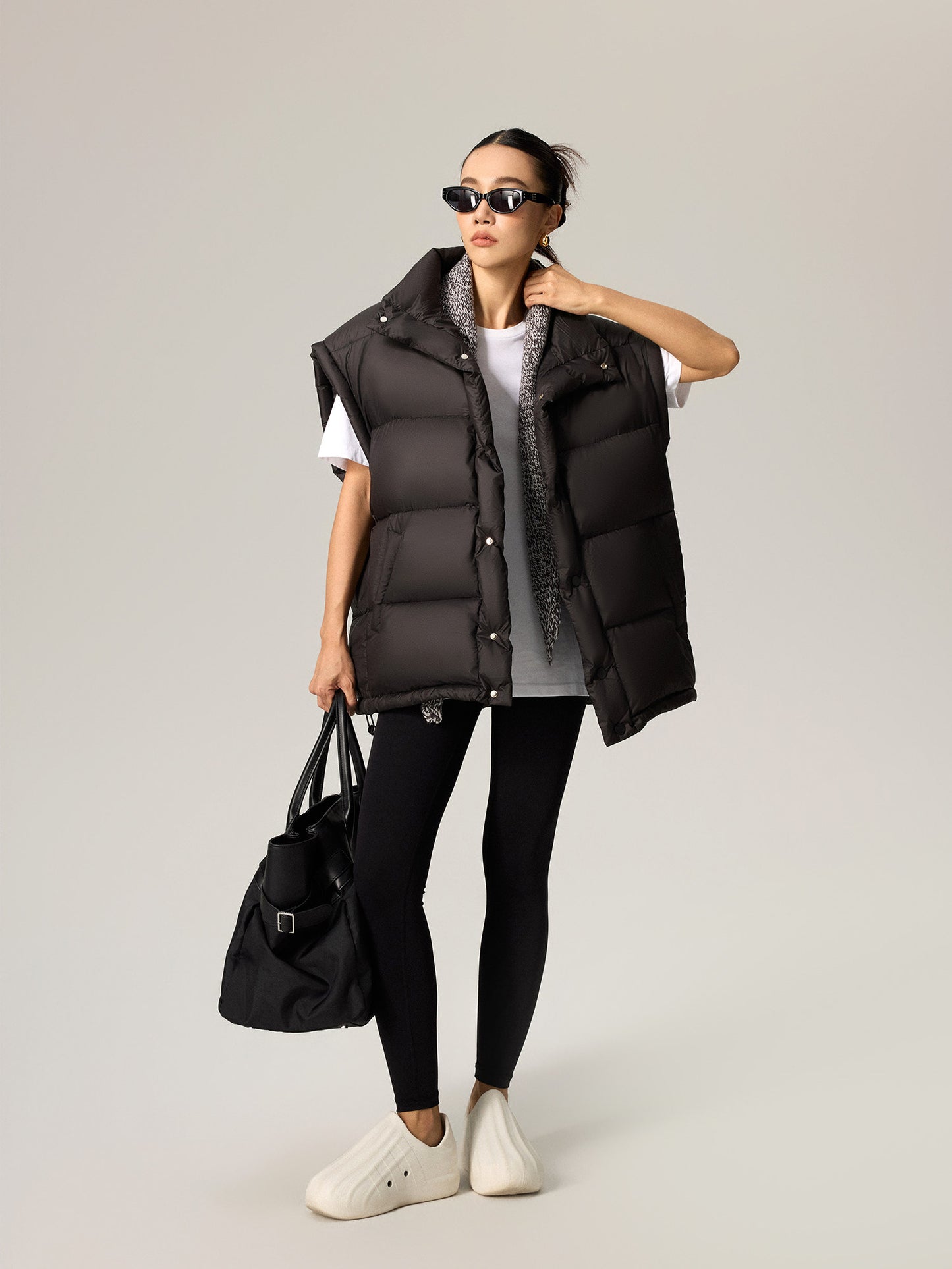 パフ　ダウンベスト（AVN031）