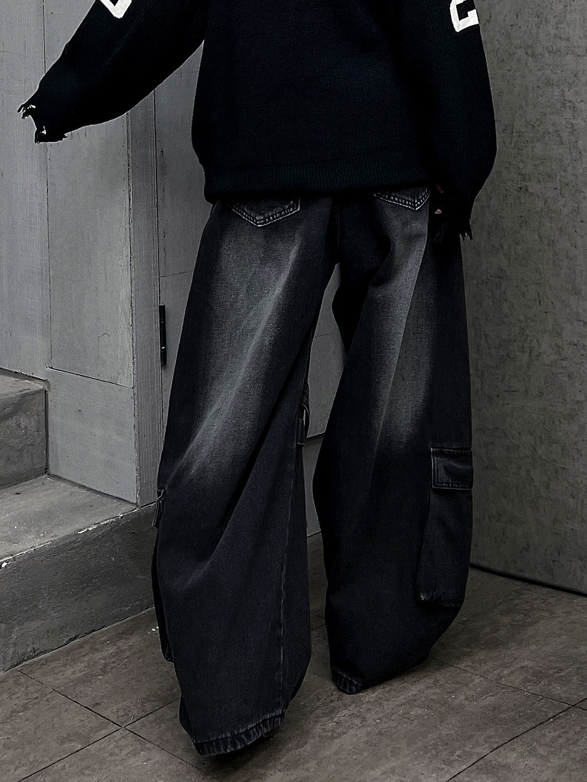 Mヴィンテージ懐旧ブラックワイドデニム（AVN013）