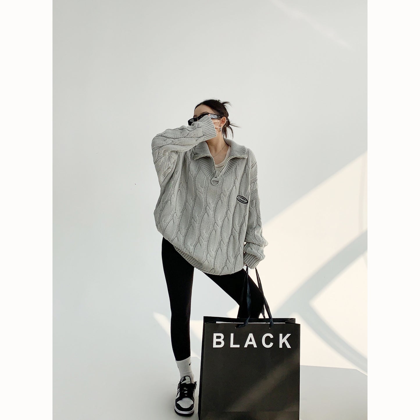 立ち襟ハーフジップ 加厚ニットプルオーバー（AVN074）