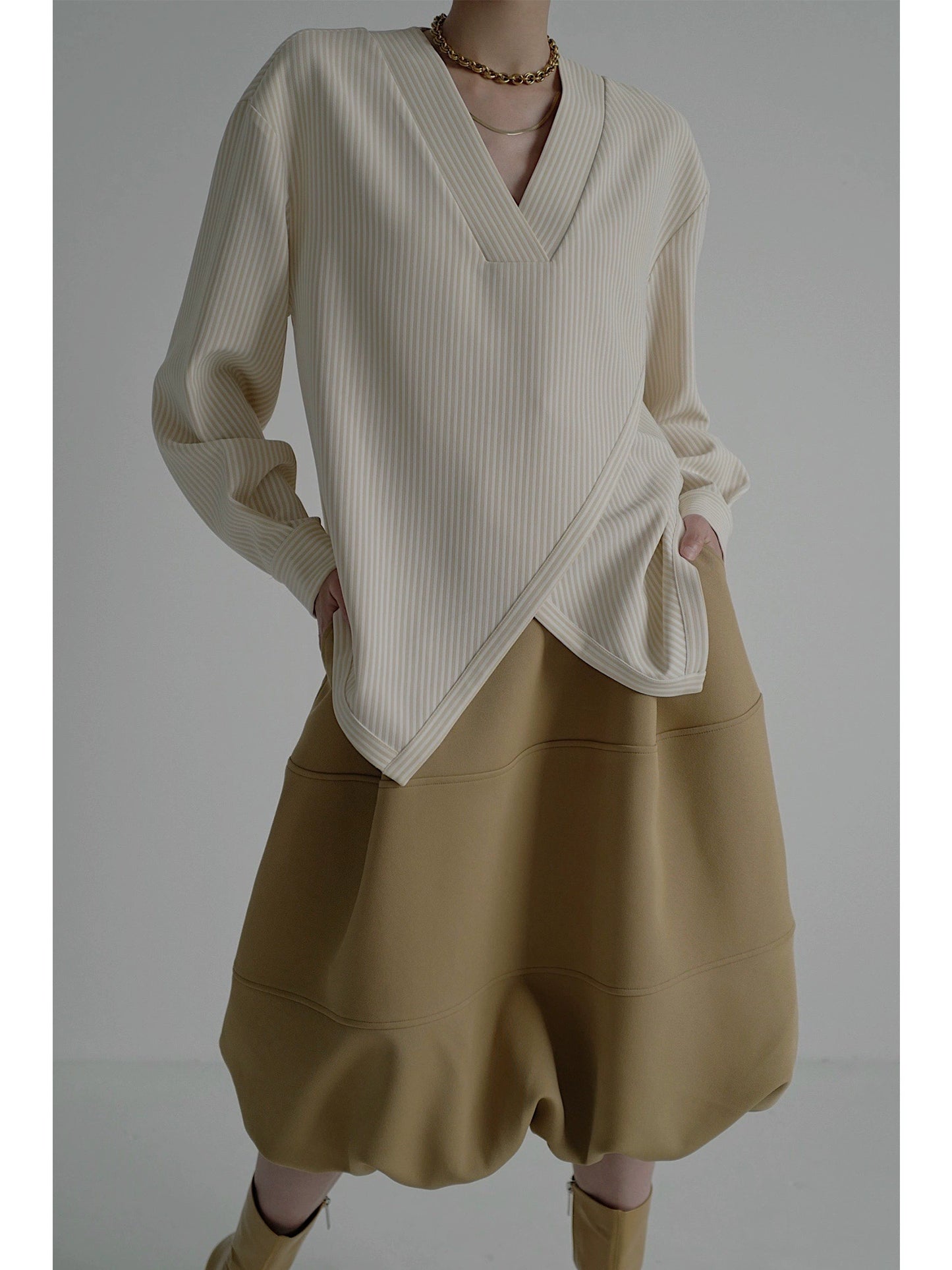 デザインブラウス｜Vネック 長袖 モードカジュアル トップス(CZ321)