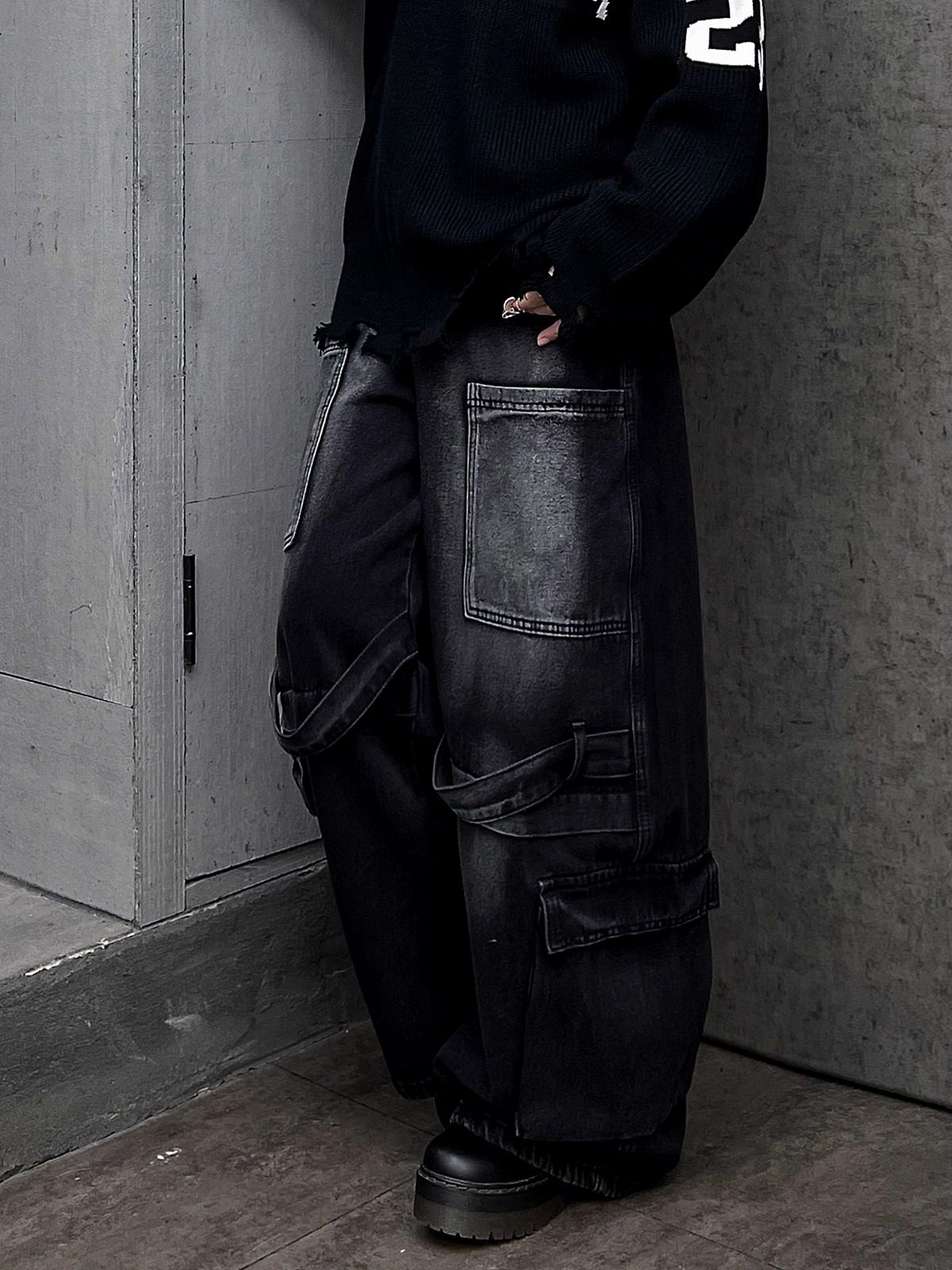 Mヴィンテージ懐旧ブラックワイドデニム（AVN013）