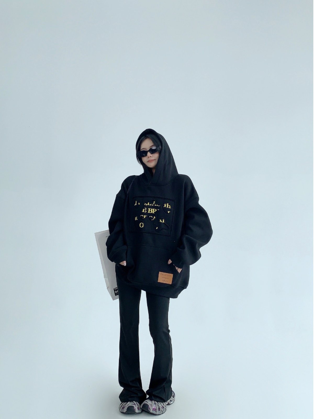 貼布・ダメージ刺繍 裏起毛 オーバーサイズ フーディ（AVN063）