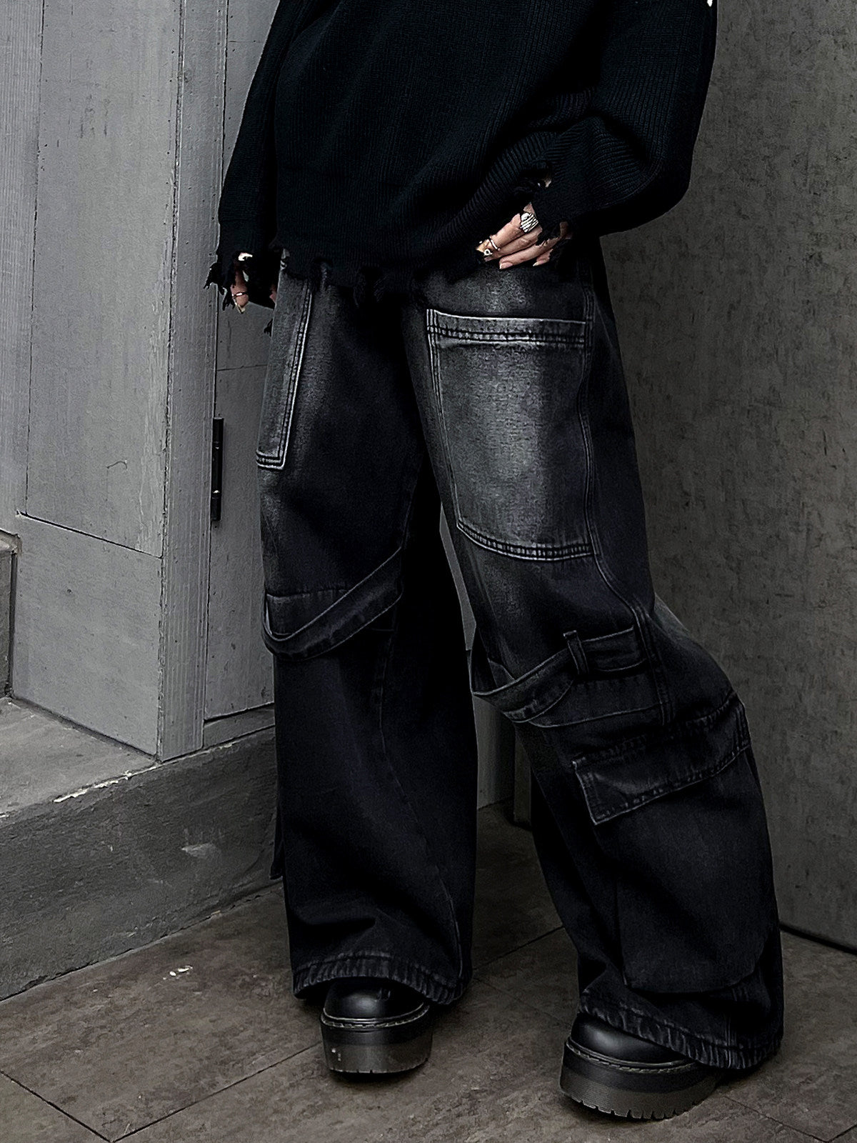 Mヴィンテージ懐旧ブラックワイドデニム（AVN013）