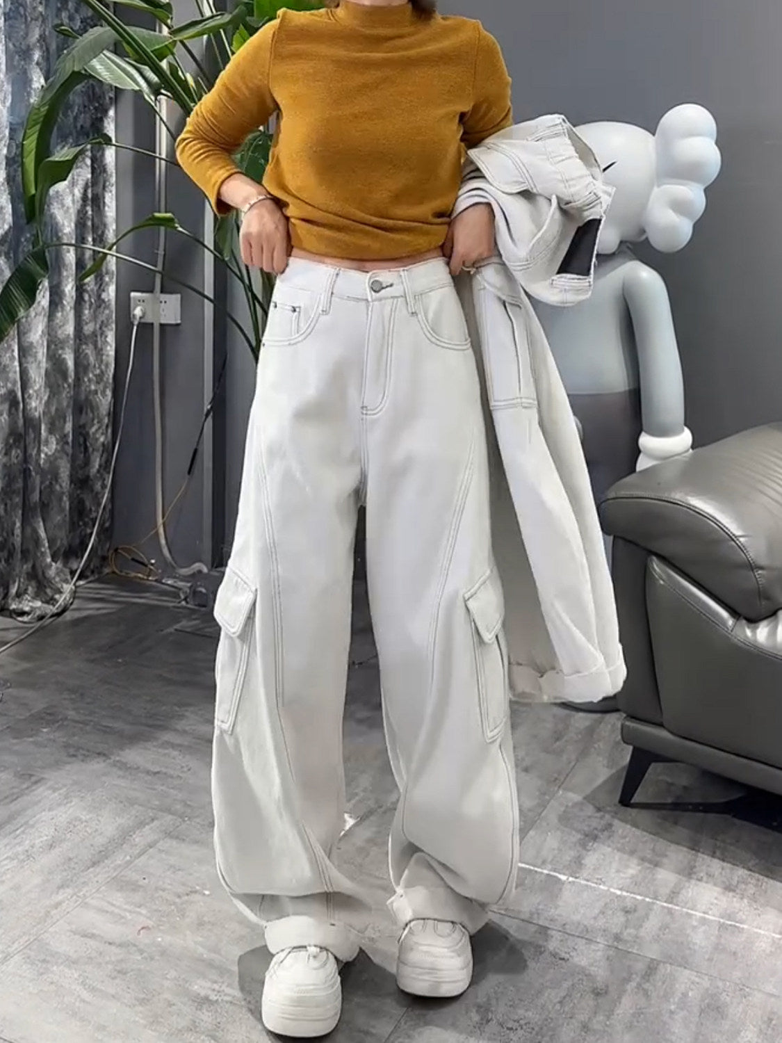 裏起毛ライトグレー多ポケット工装ワイドデニム（AVN014）