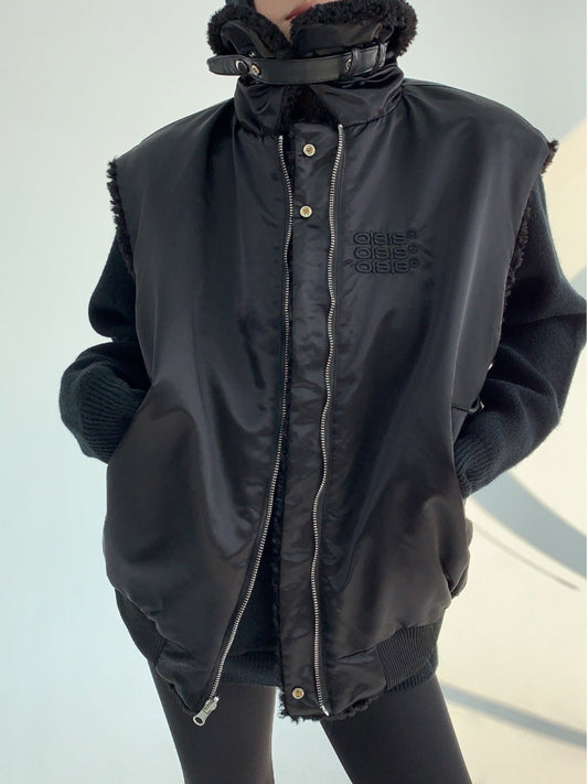 刺繍入り 双面着用 ボア中綿ベスト（ブラック）（AVN067）