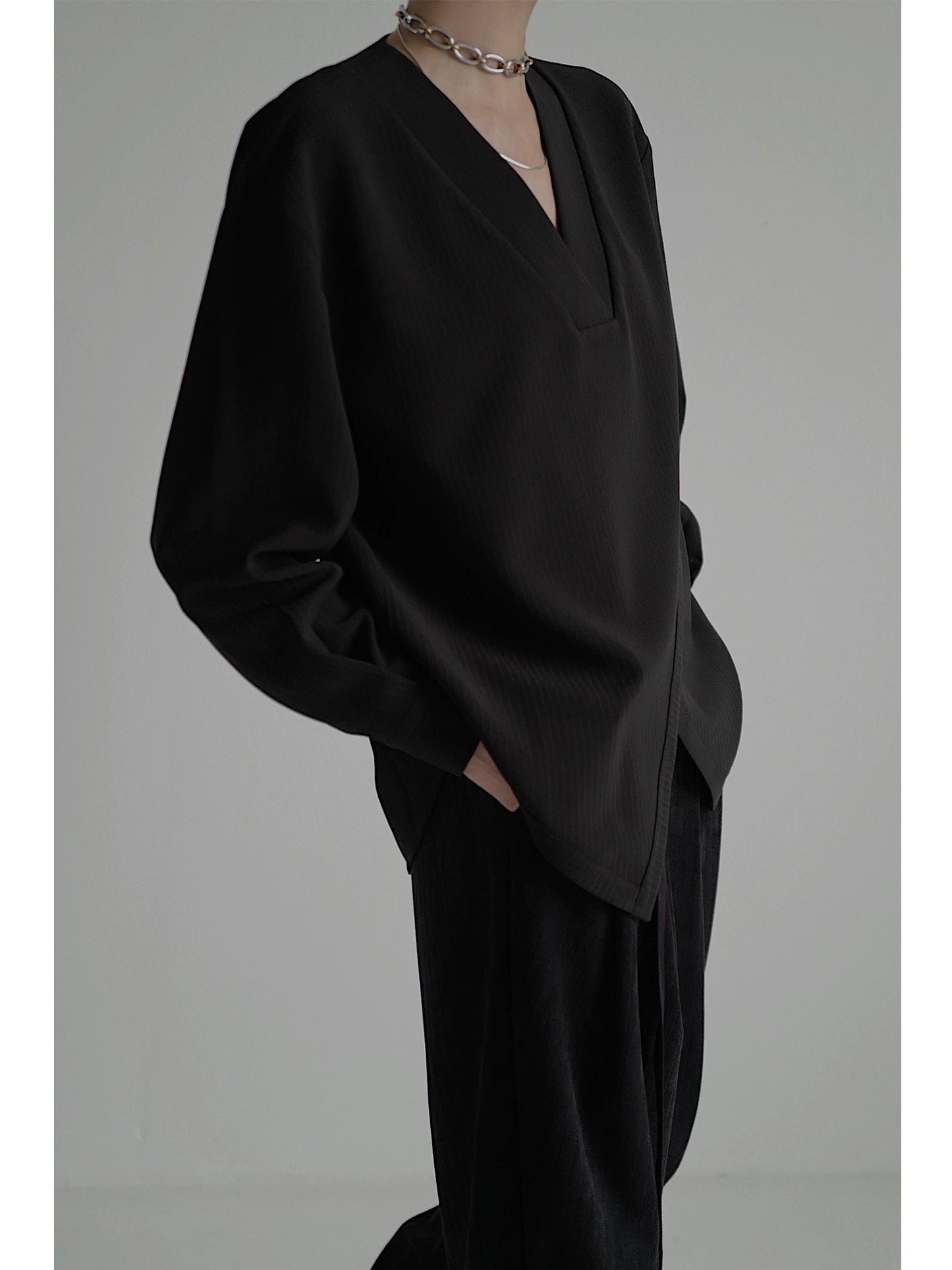 デザインブラウス｜Vネック 長袖 モードカジュアル トップス(CZ321)