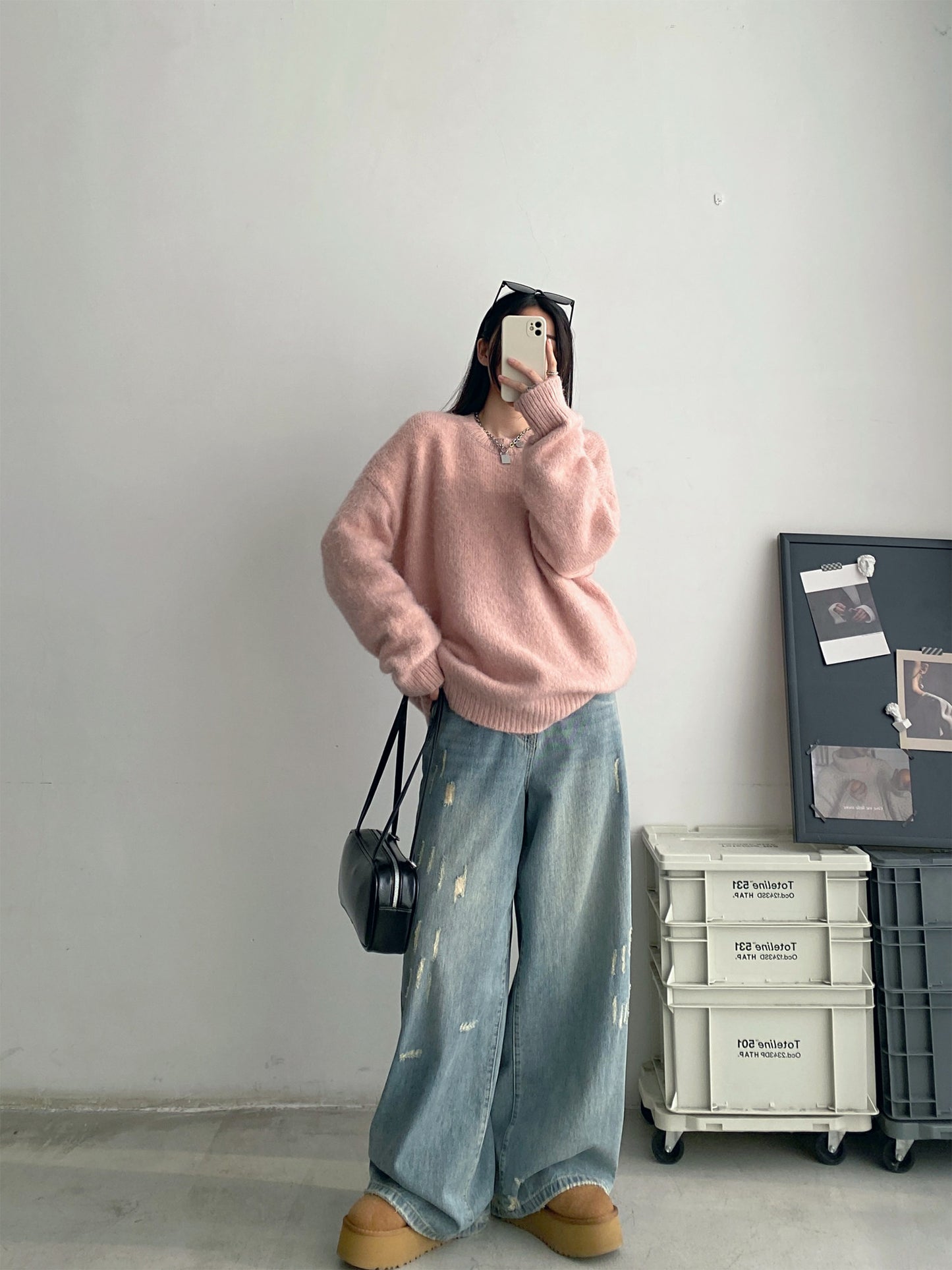 ライトタッチ オーバーサイズ クルーネックニット（AVN040）