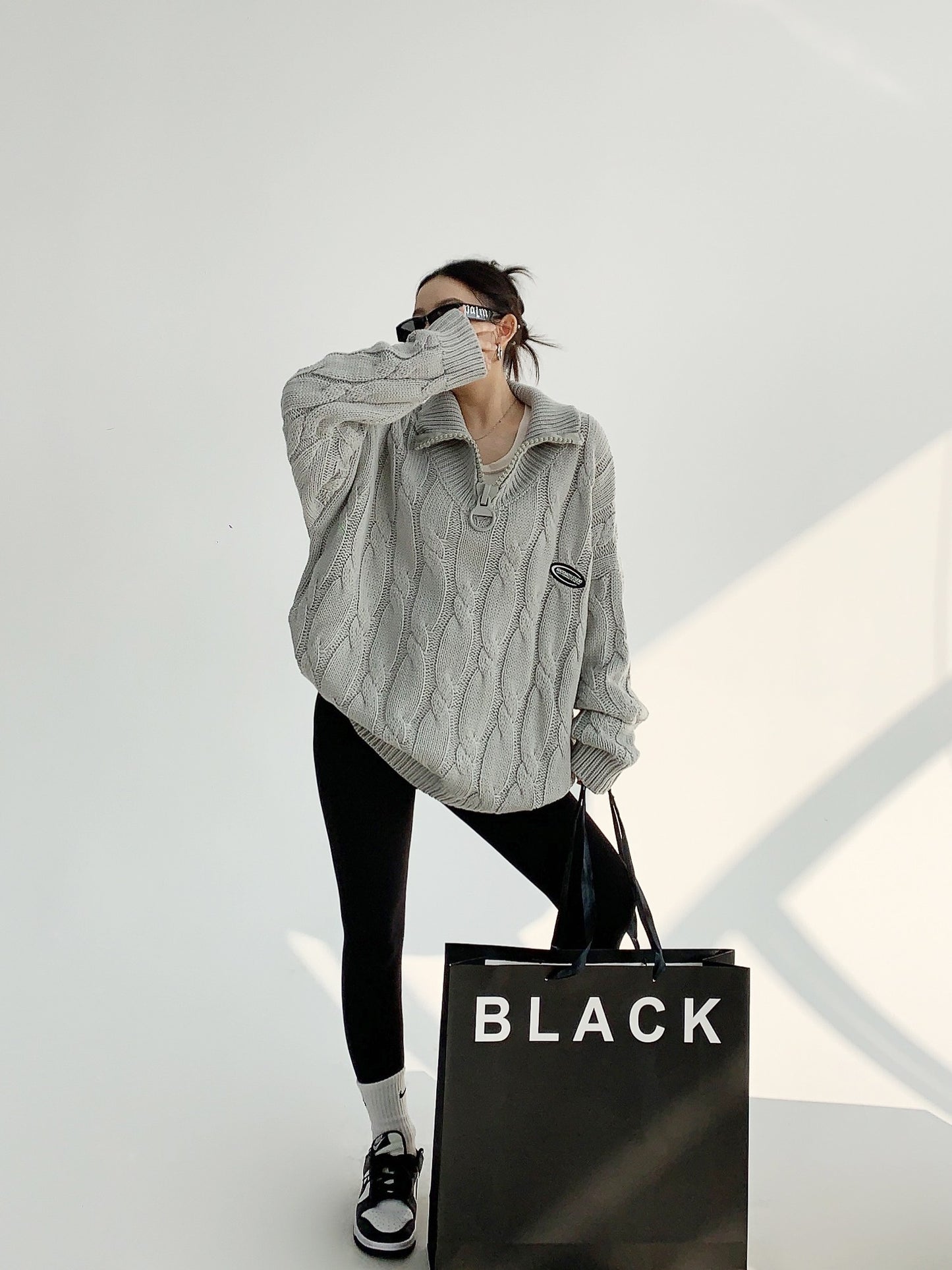 立ち襟ハーフジップ 加厚ニットプルオーバー（AVN074）