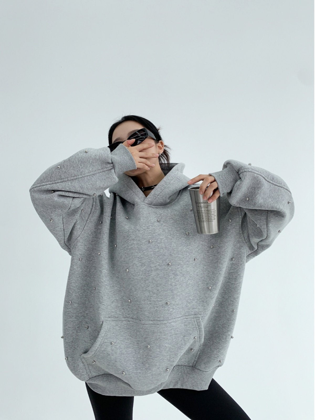 重磅スタッズ装飾 裏起毛 オーバーサイズ フーディ（AVN068）