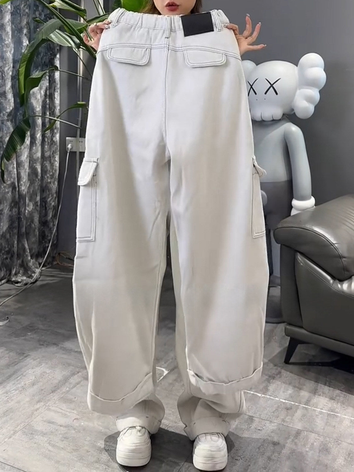 裏起毛ライトグレー多ポケット工装ワイドデニム（AVN014）