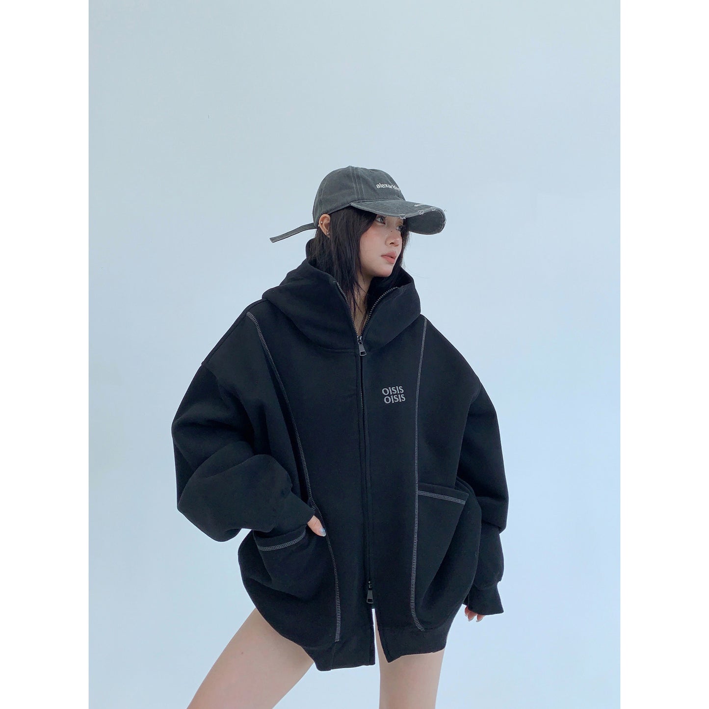 刺繍ロゴ入り オーバーサイズ ジップアップフーディ（AVN069）