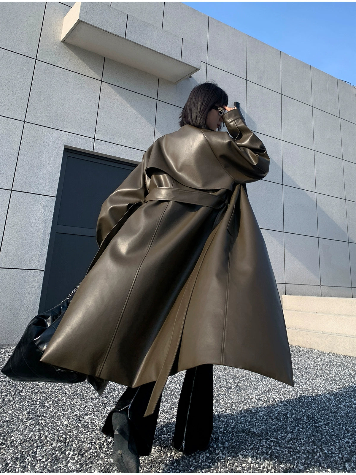 光沢エッグレザー・ロングトレンチコート(MF015)