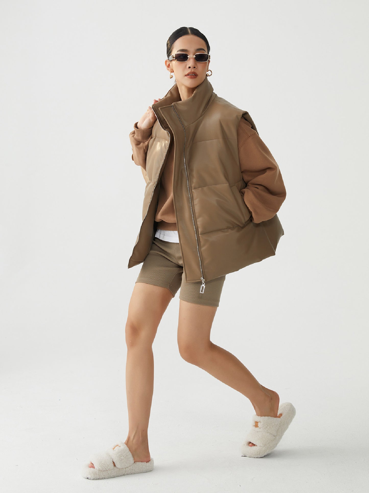 ショート丈 中綿ベスト（AVN032）