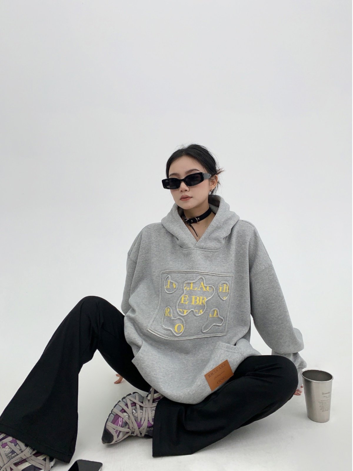 貼布・ダメージ刺繍 裏起毛 オーバーサイズ フーディ（AVN063）