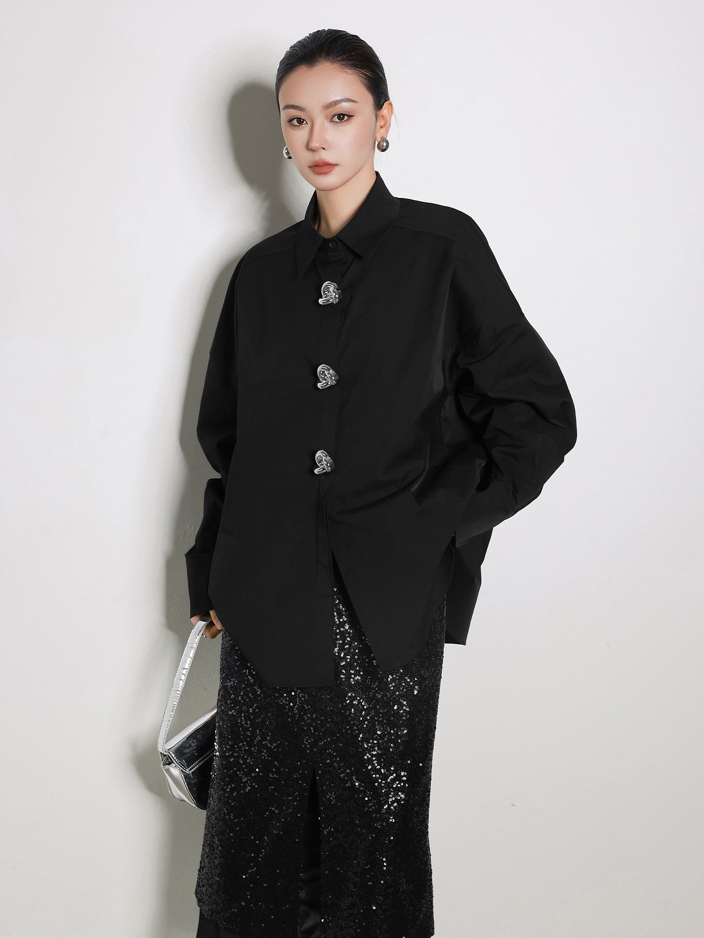 金属大ボタン 蝙蝠袖 オーバーサイズ 白シャツ（AVN030）