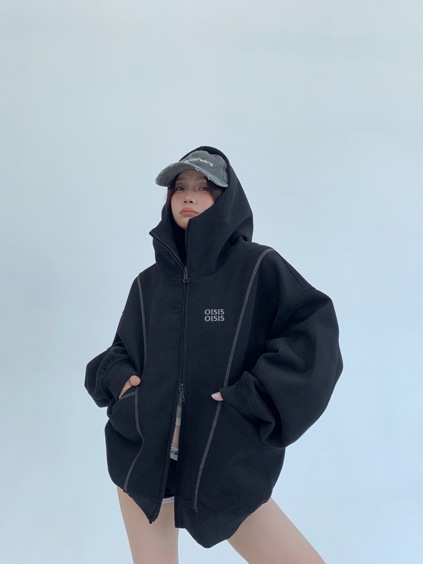 刺繍ロゴ入り オーバーサイズ ジップアップフーディ（AVN069）